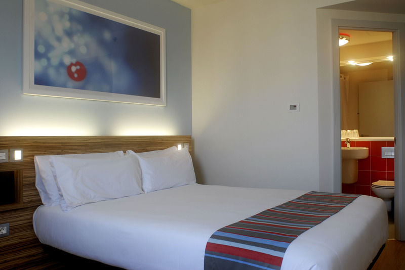 Travelodge Nottingham Central Exteriör bild